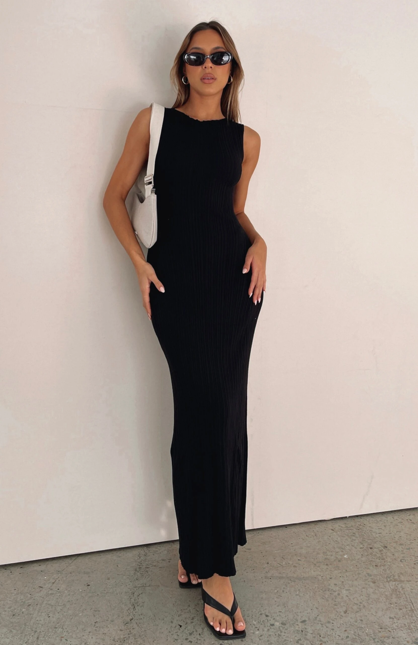 Tami Maxi Dress Black - Elegant & Comfortable Women's Dress 3 Tami Maxi Dress Black - Elegant & Comfortable Women's Dress