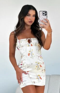 Dancing Queen Mini Dress Dandelion - Elegant Day Dress for Women